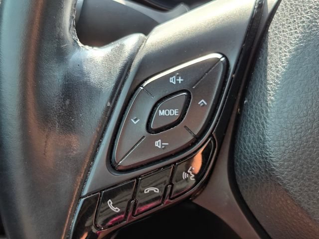Used 2019 Toyota C-HR XLE FWD image 17