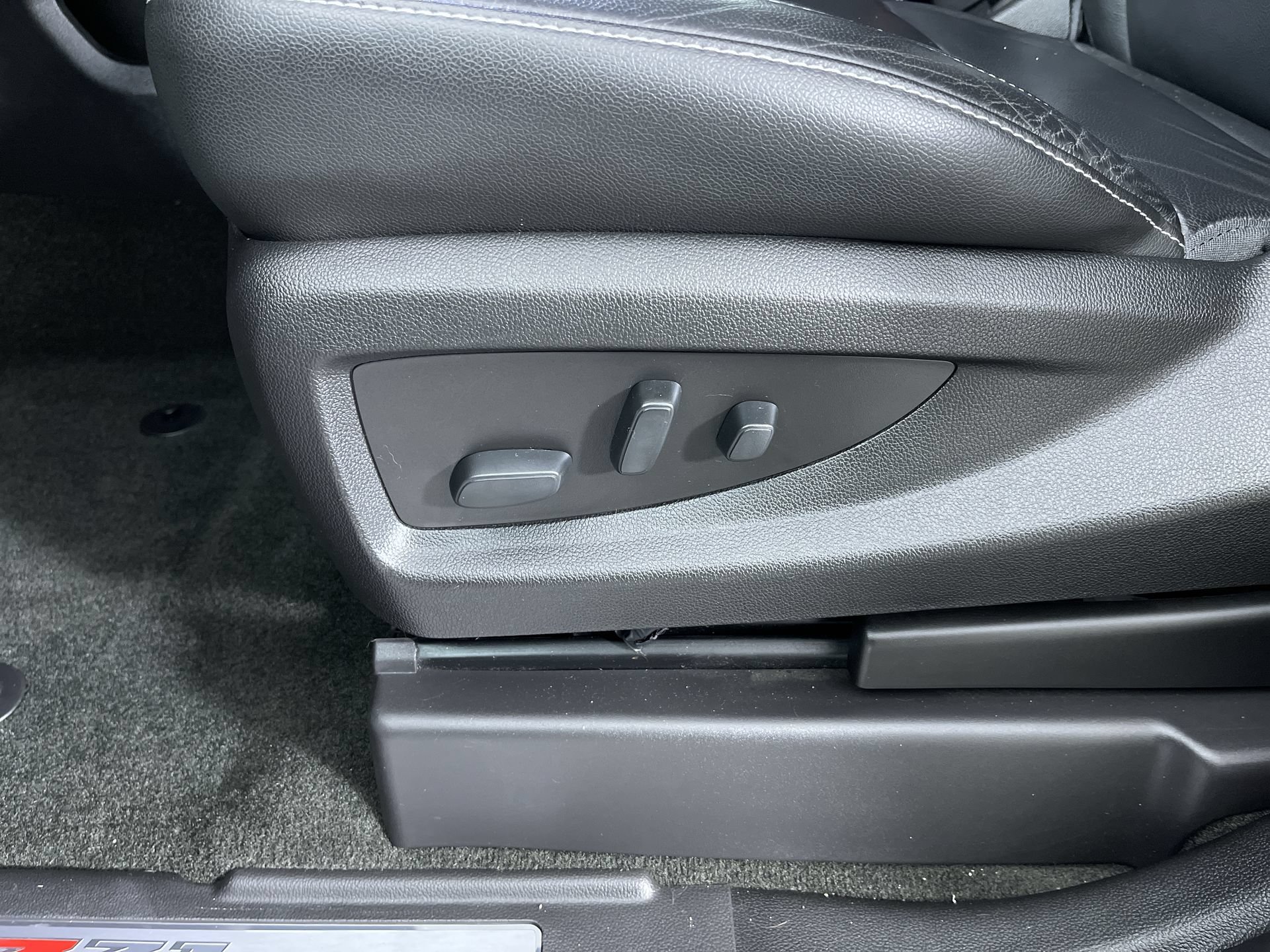 Used 2018 Chevrolet Tahoe LT AWD/4WD image 12