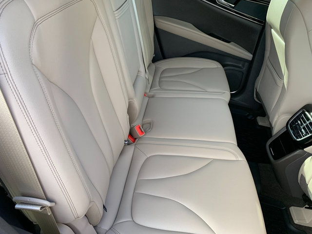 Used 2023 Lincoln Nautilus AWD w/ Premium Package image 16