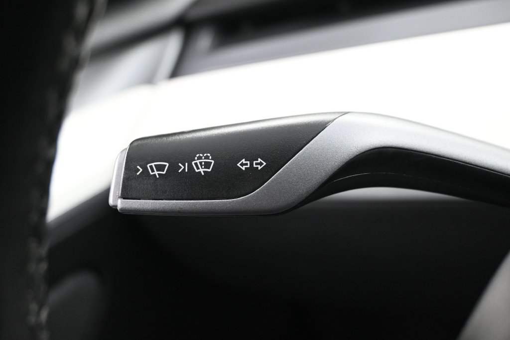 Used 2022 Tesla Model 3 Long Range AWD/4WD image 18