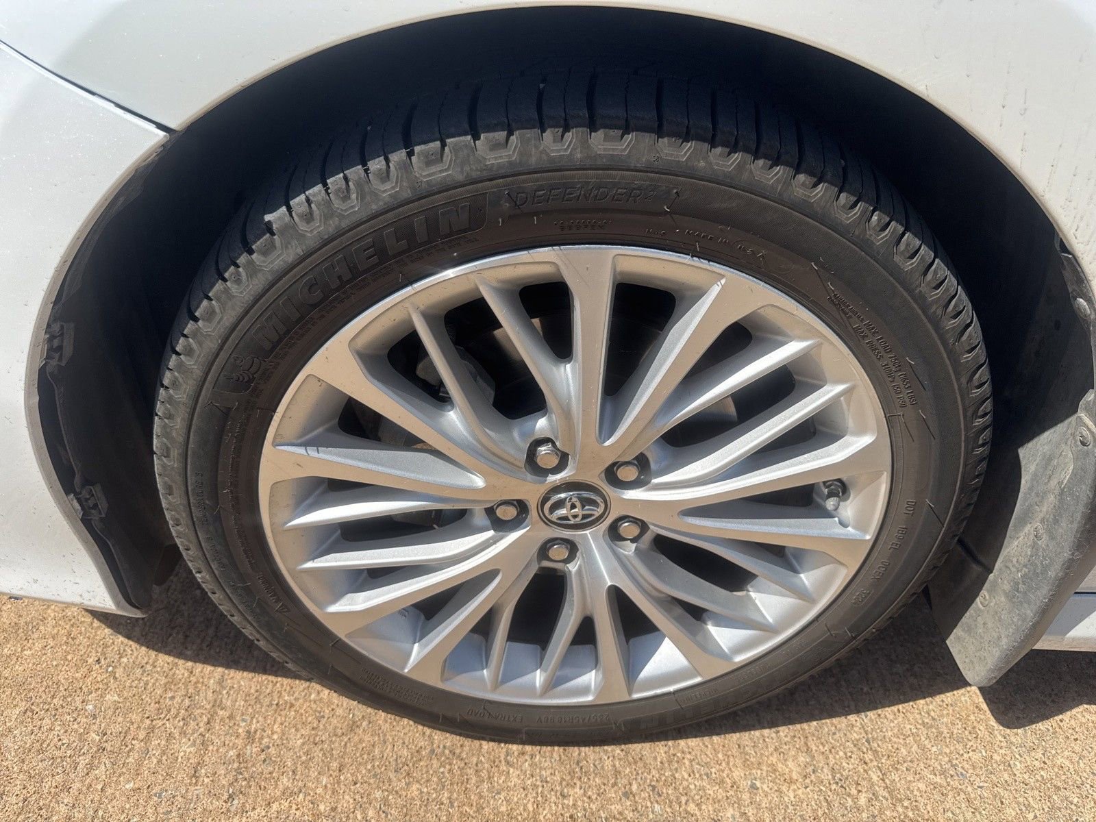 Used 2018 Toyota Camry XLE w/ Audio Package FWD image 9