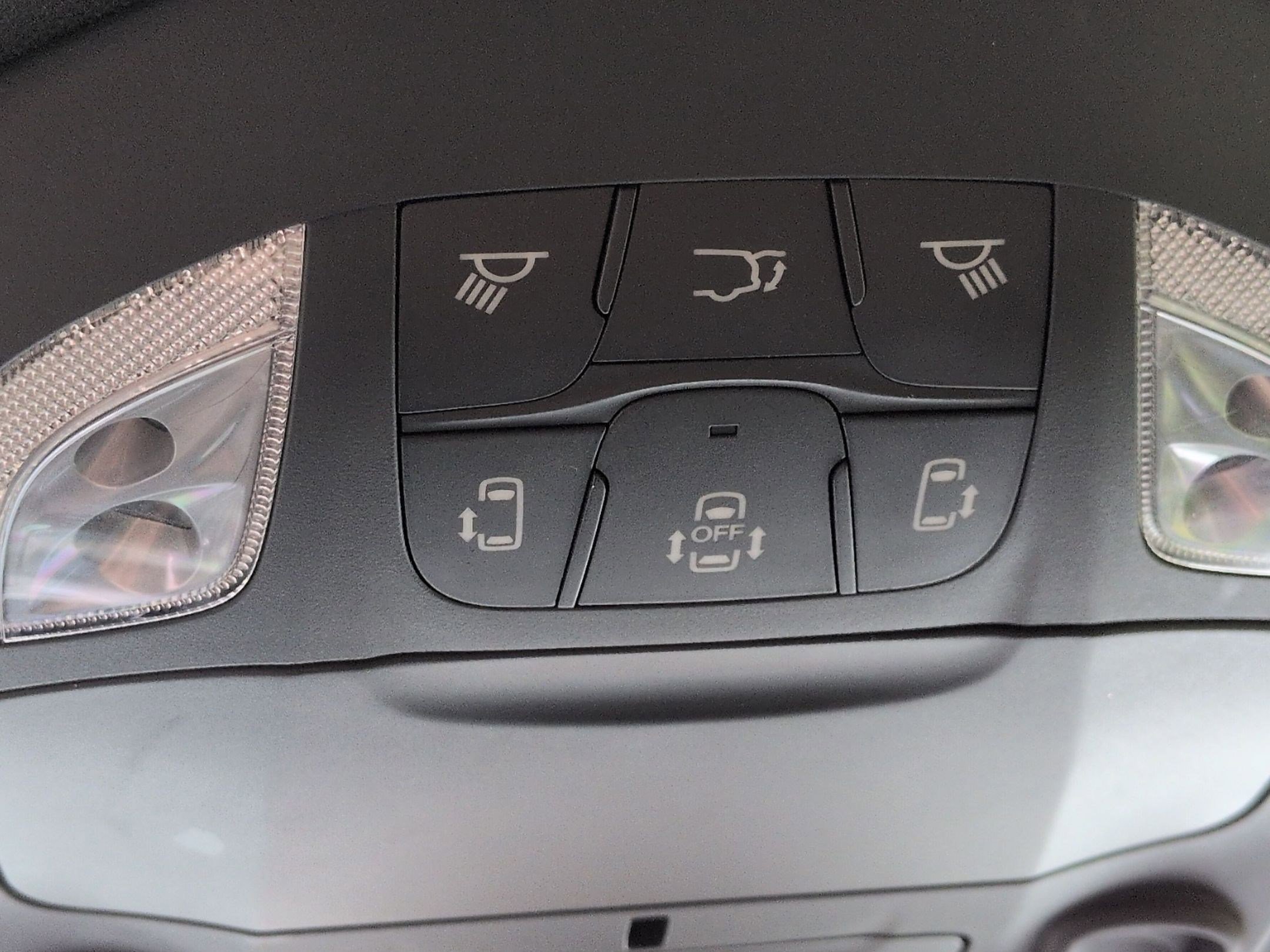 Used 2025 Chrysler Pacifica Limited FWD image 15