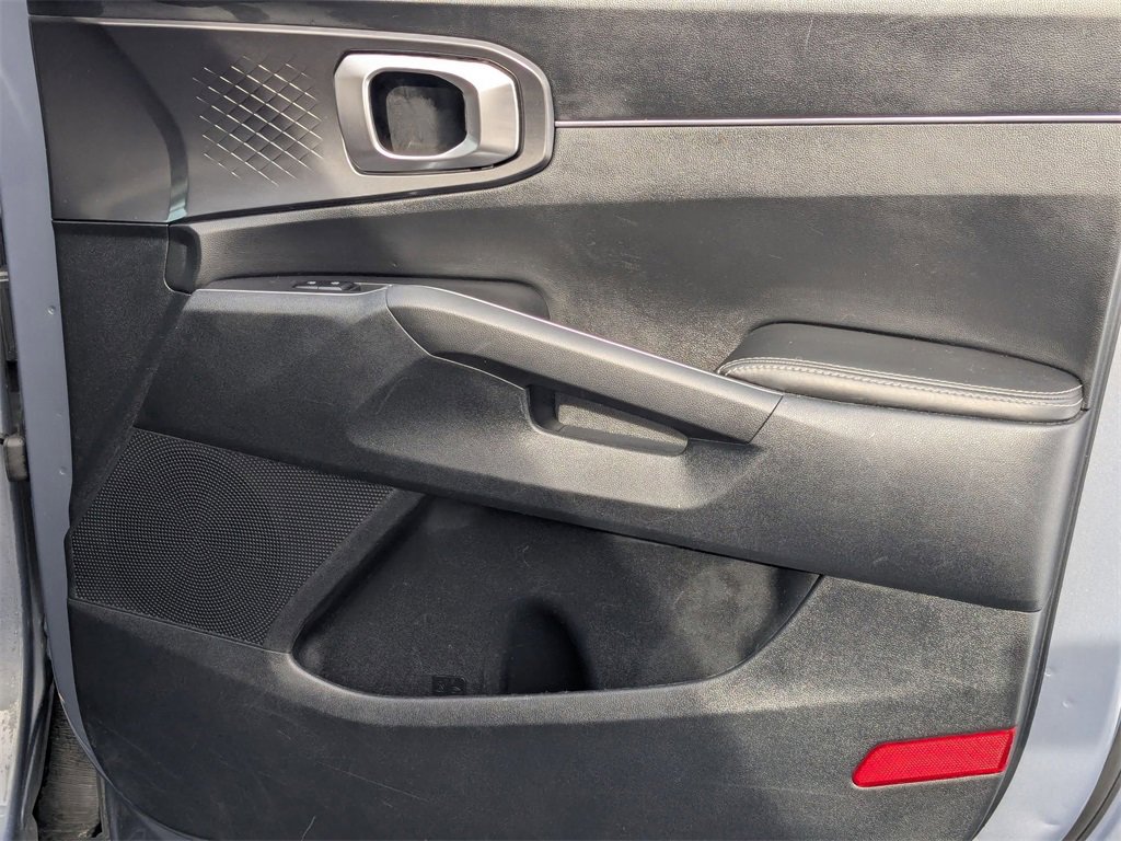 Used 2024 Kia Sorento S image 38