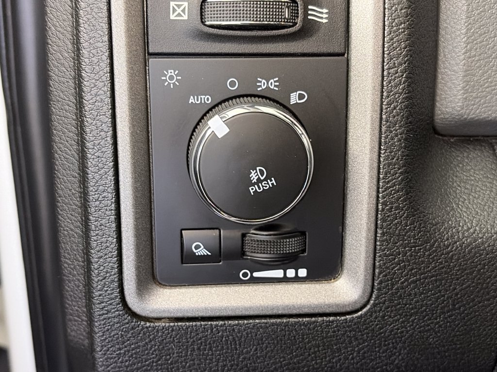 Used 2018 RAM 1500 Express w/ Express Value Package AWD/4WD image 23