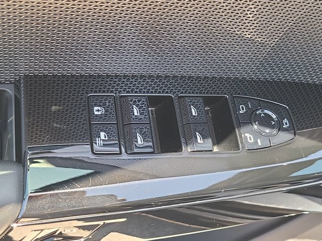 Used 2023 BMW 740i RWD image 17