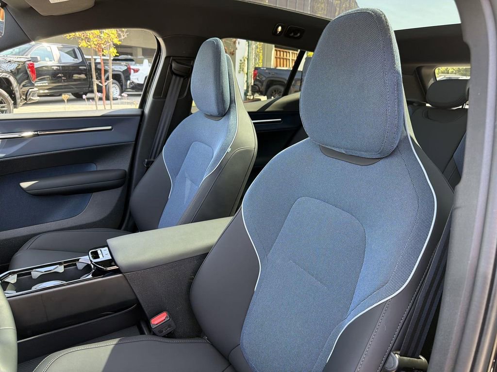 Used 2025 Volvo EX30 Plus w/ Protection Package Premier image 22