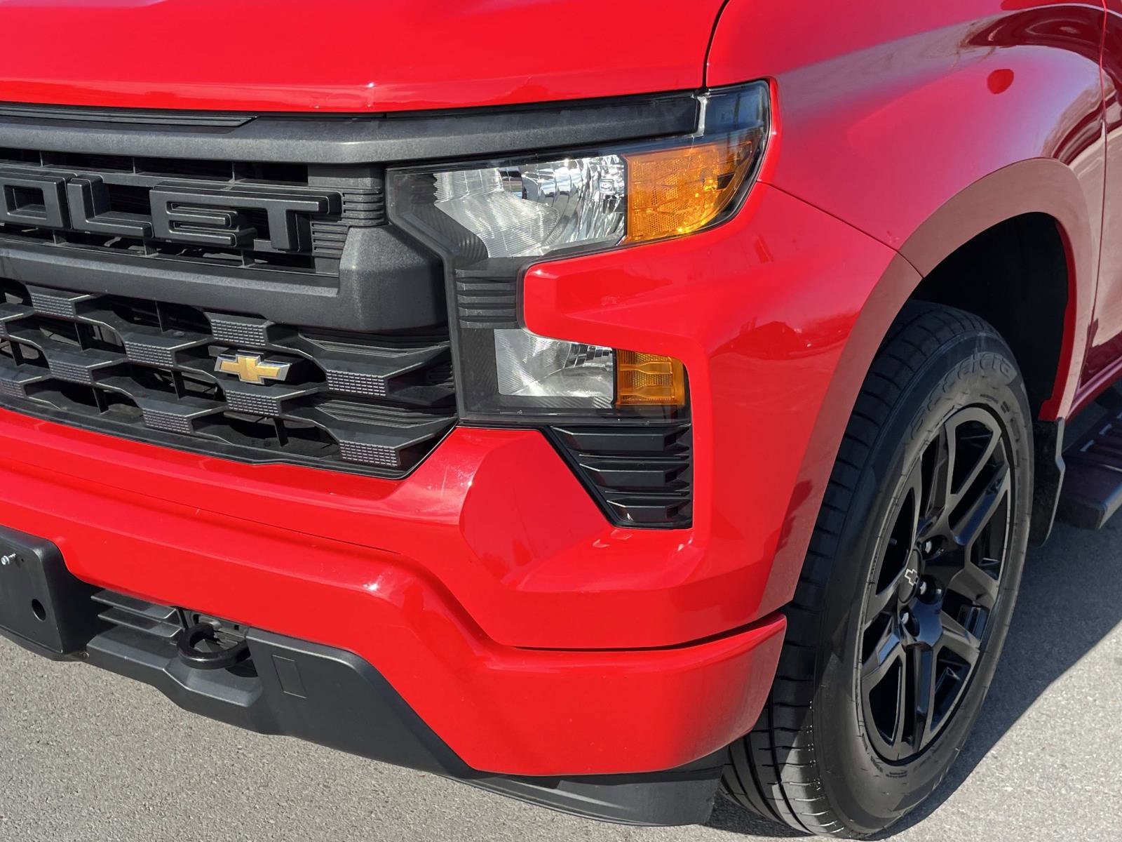 Used 2023 Chevrolet Silverado 1500 Custom image 9