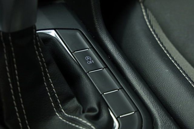 Certified 2022 Volkswagen Taos SE w/ Panoramic Sunroof Package image 25