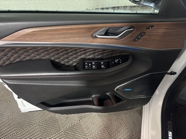 Used 2022 Jeep Grand Cherokee Summit w/ Luxury Tech Group V image 19