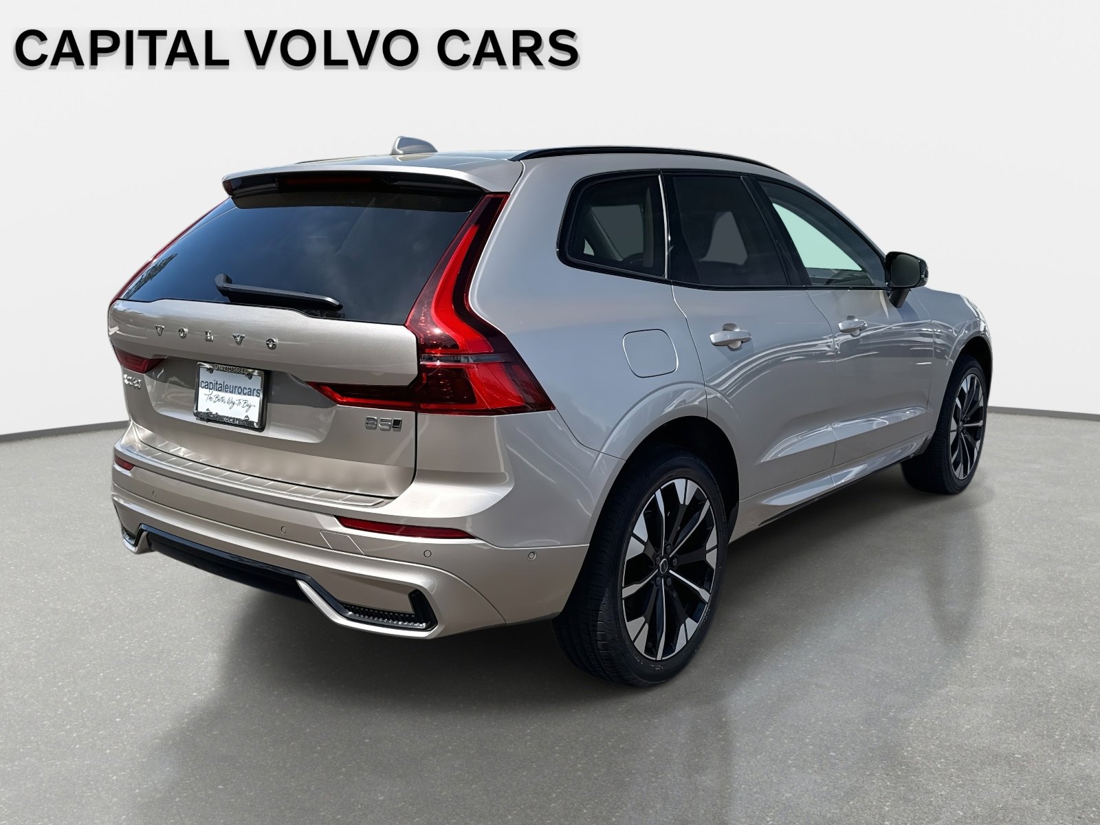 Used 2026 Volvo XC60 B5 Ultra w/ Protection Package Premier image 5