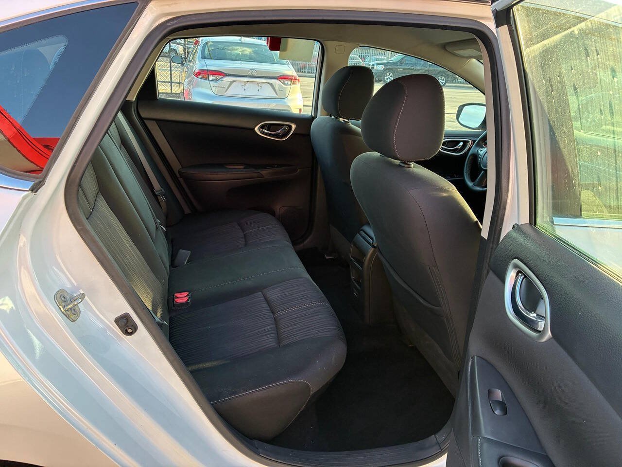 Used 2018 Nissan Sentra SV FWD image 6