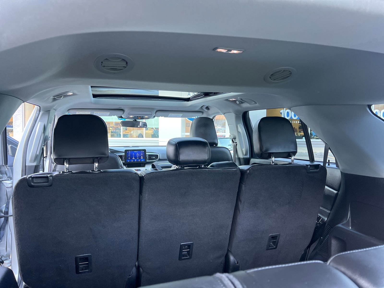 Used 2022 Ford Explorer XLT w/ Equipment Group 202A image 14