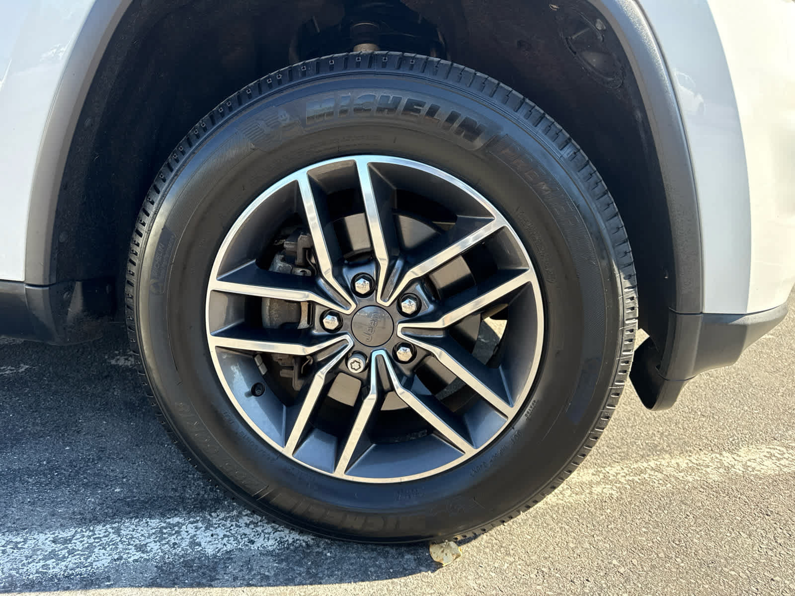 Used 2019 Jeep Grand Cherokee Limited w/ Trailer Tow Group IV AWD/4WD image 11
