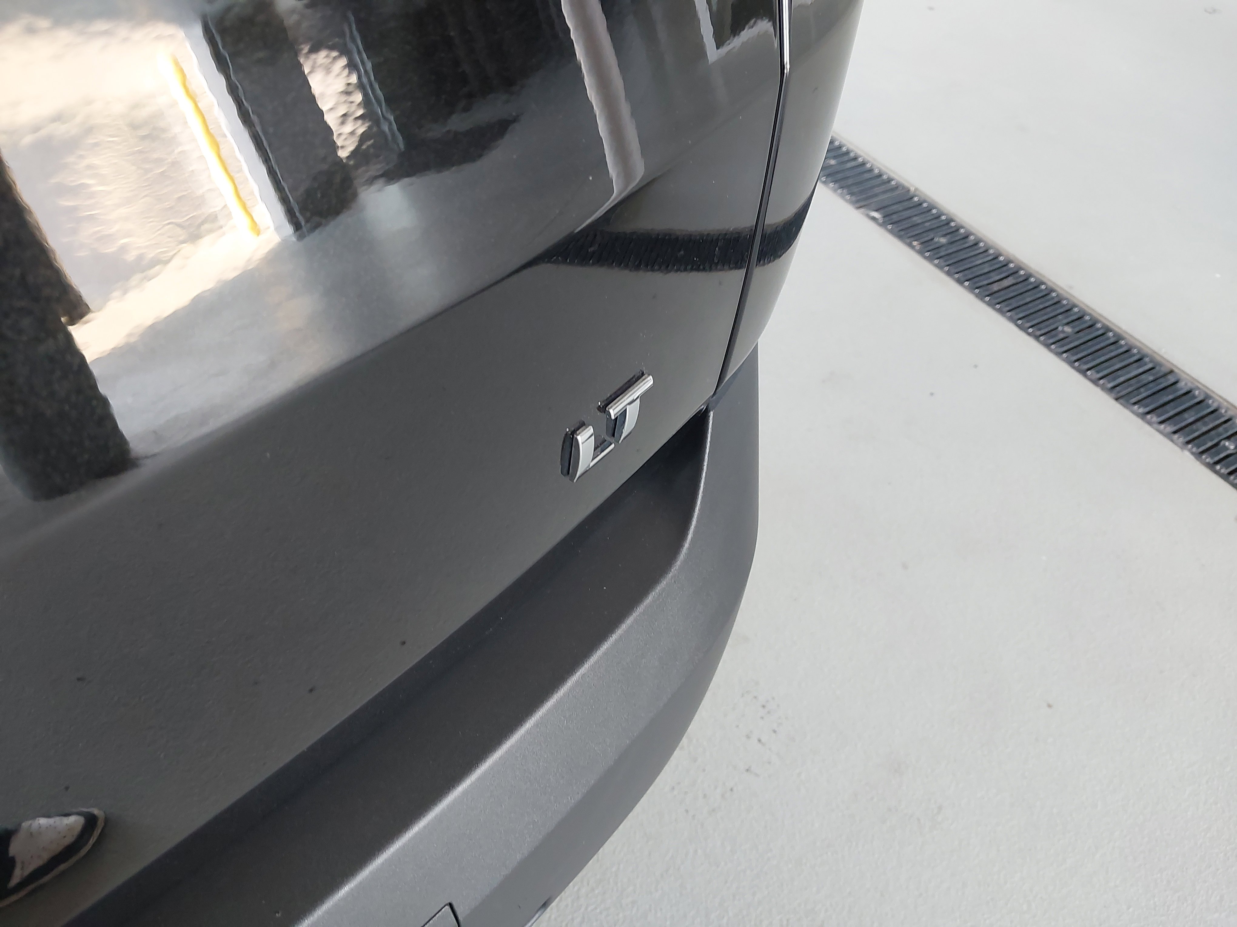 Used 2023 Chevrolet Traverse LT image 33