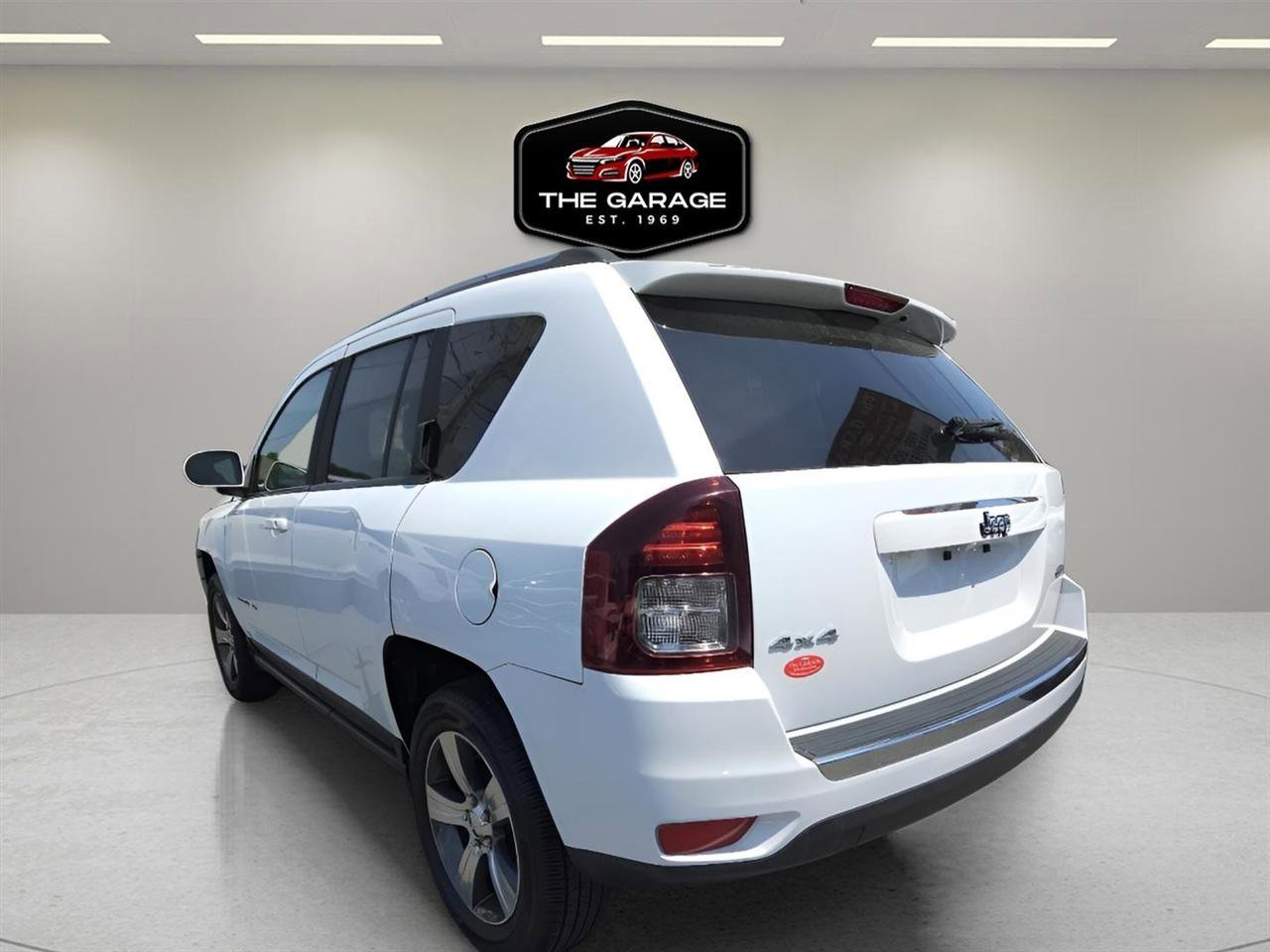 Used 2016 Jeep Compass High Altitude AWD/4WD image 4