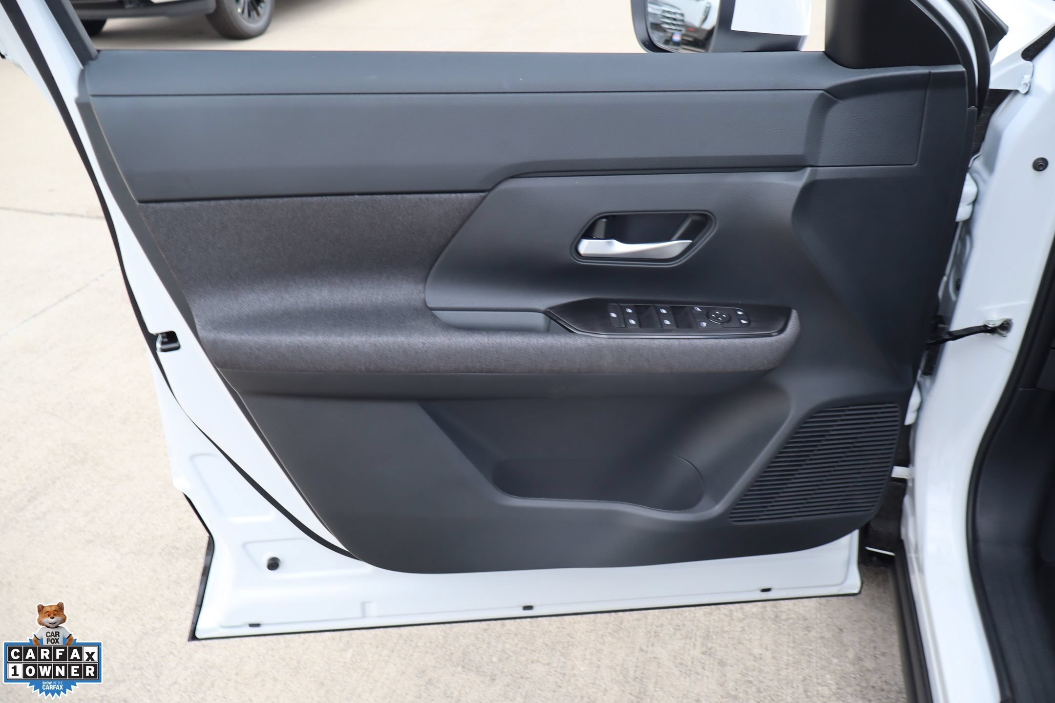 Used 2025 Nissan Kicks SV FWD image 12