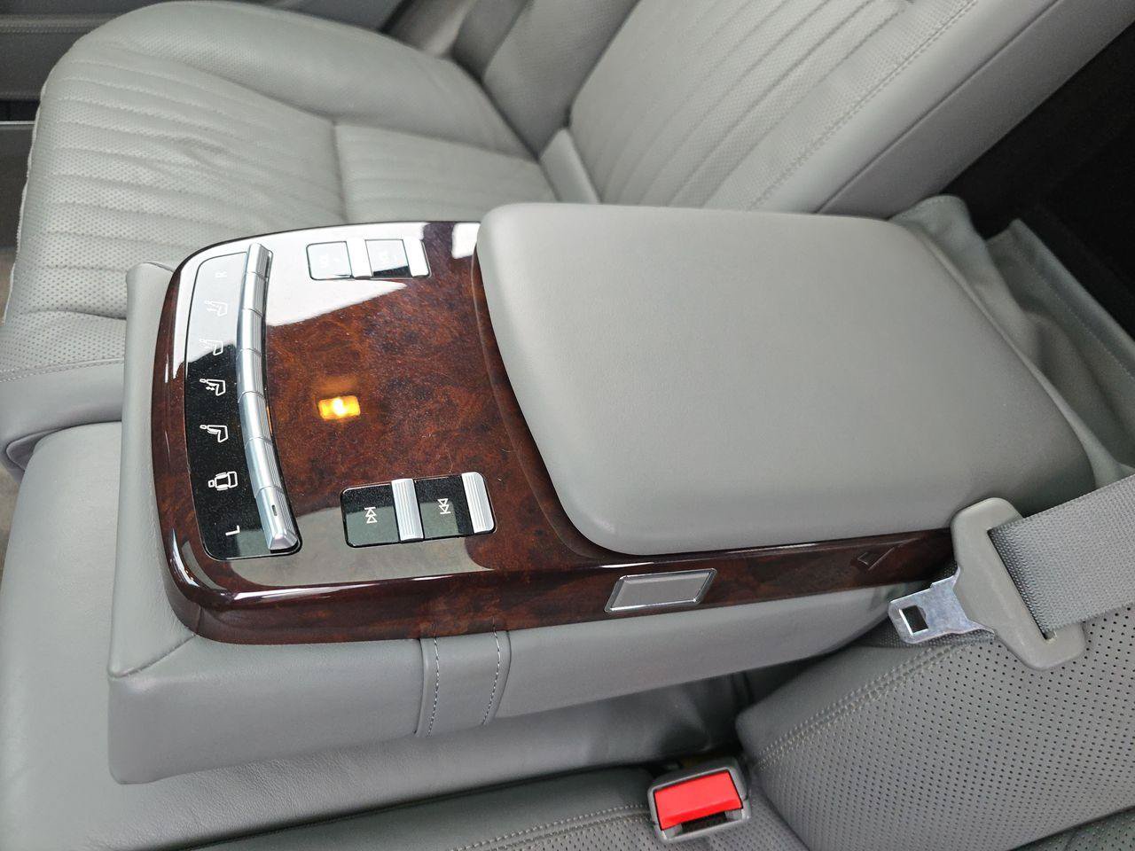 Used 2008 Mercedes-Benz S 600 image 28