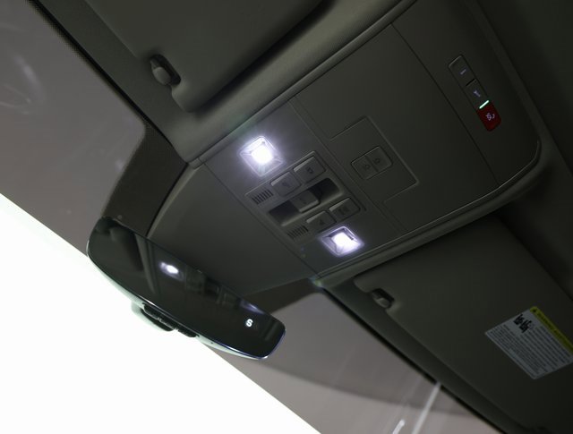 Used 2021 Volkswagen Atlas SEL R-Line image 26