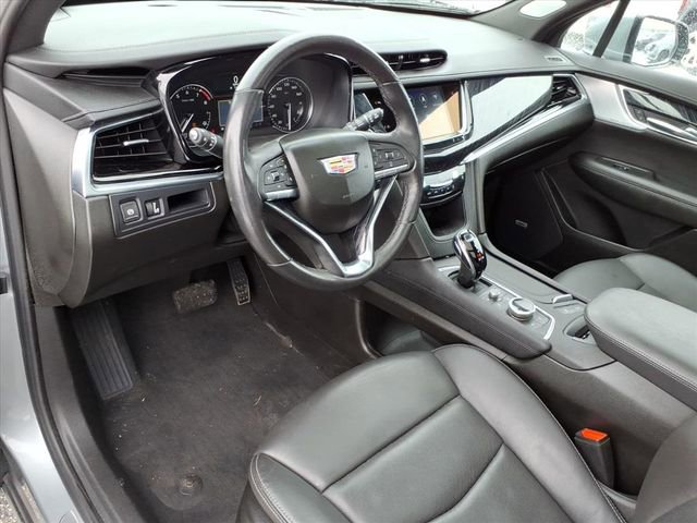 Used 2024 Cadillac XT6 Premium Luxury image 3