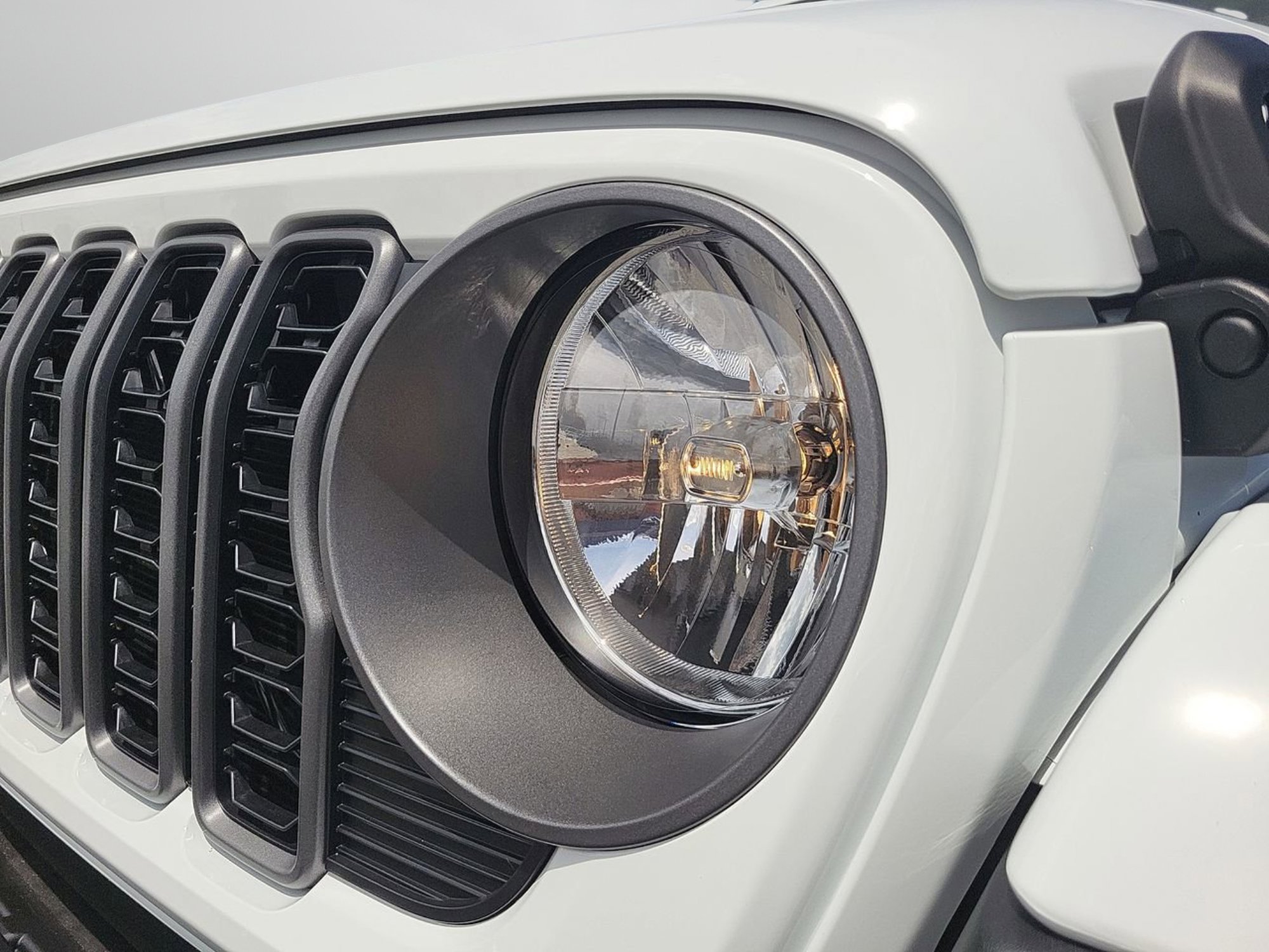 New 2025 Jeep Gladiator Sport image 6