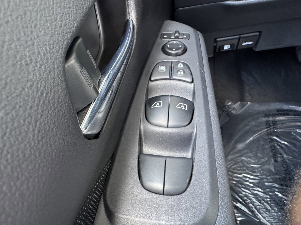 Used 2023 Nissan Kicks SV image 23