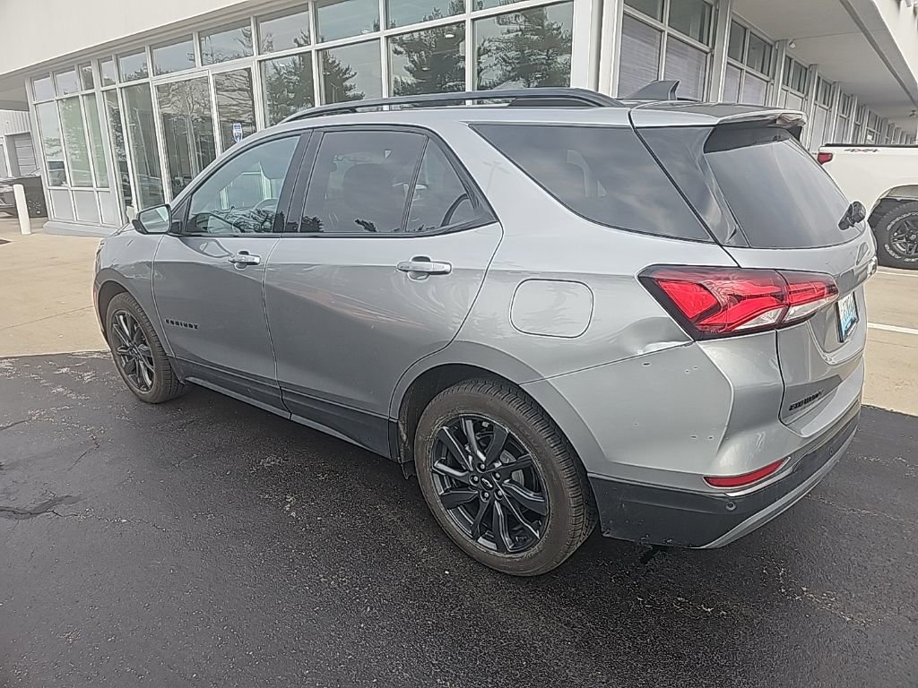 Used 2023 Chevrolet Equinox RS image 3