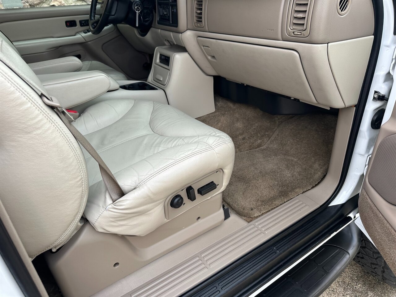 Used 2002 GMC Yukon XL 2500 SLT image 42