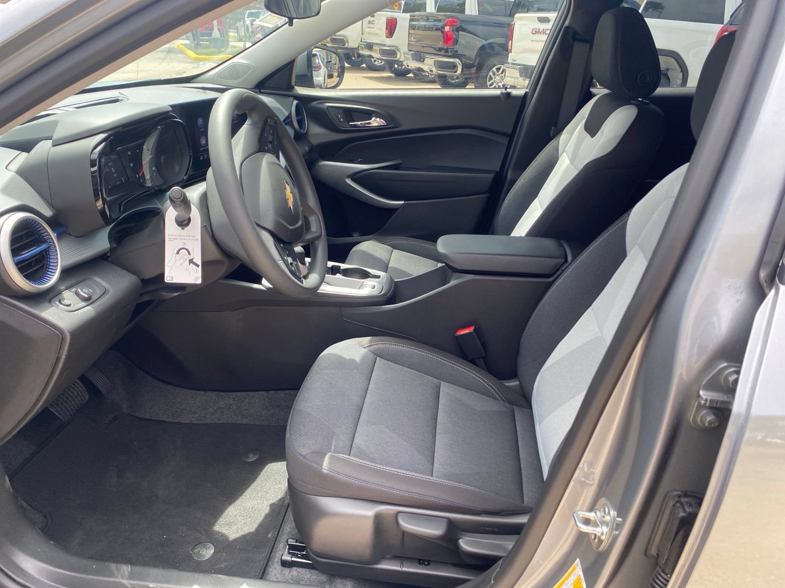 New 2026 Chevrolet Trax LS w/ LS Convenience Package FWD image 18