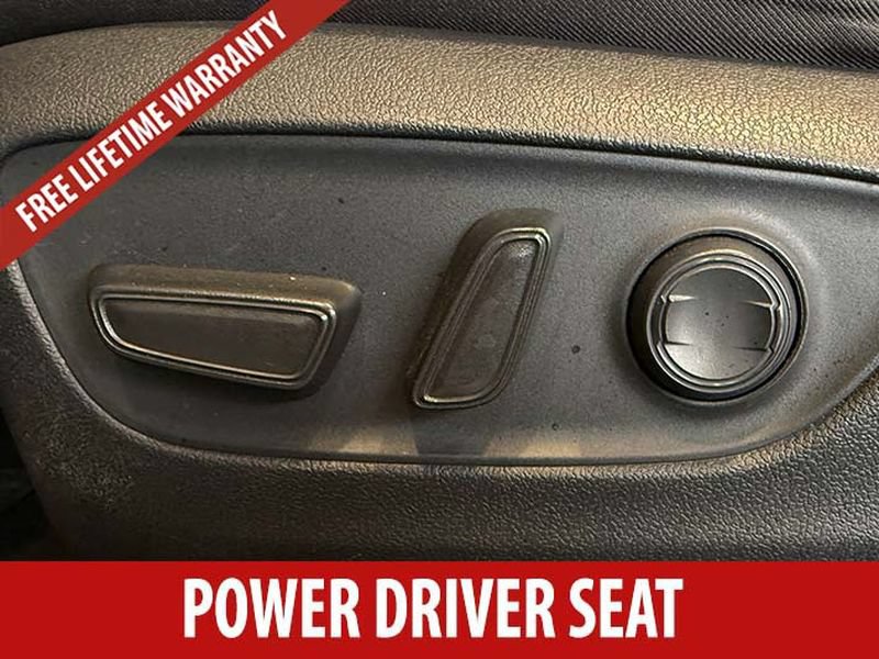 Used 2024 Toyota RAV4 XLE AWD/4WD image 7