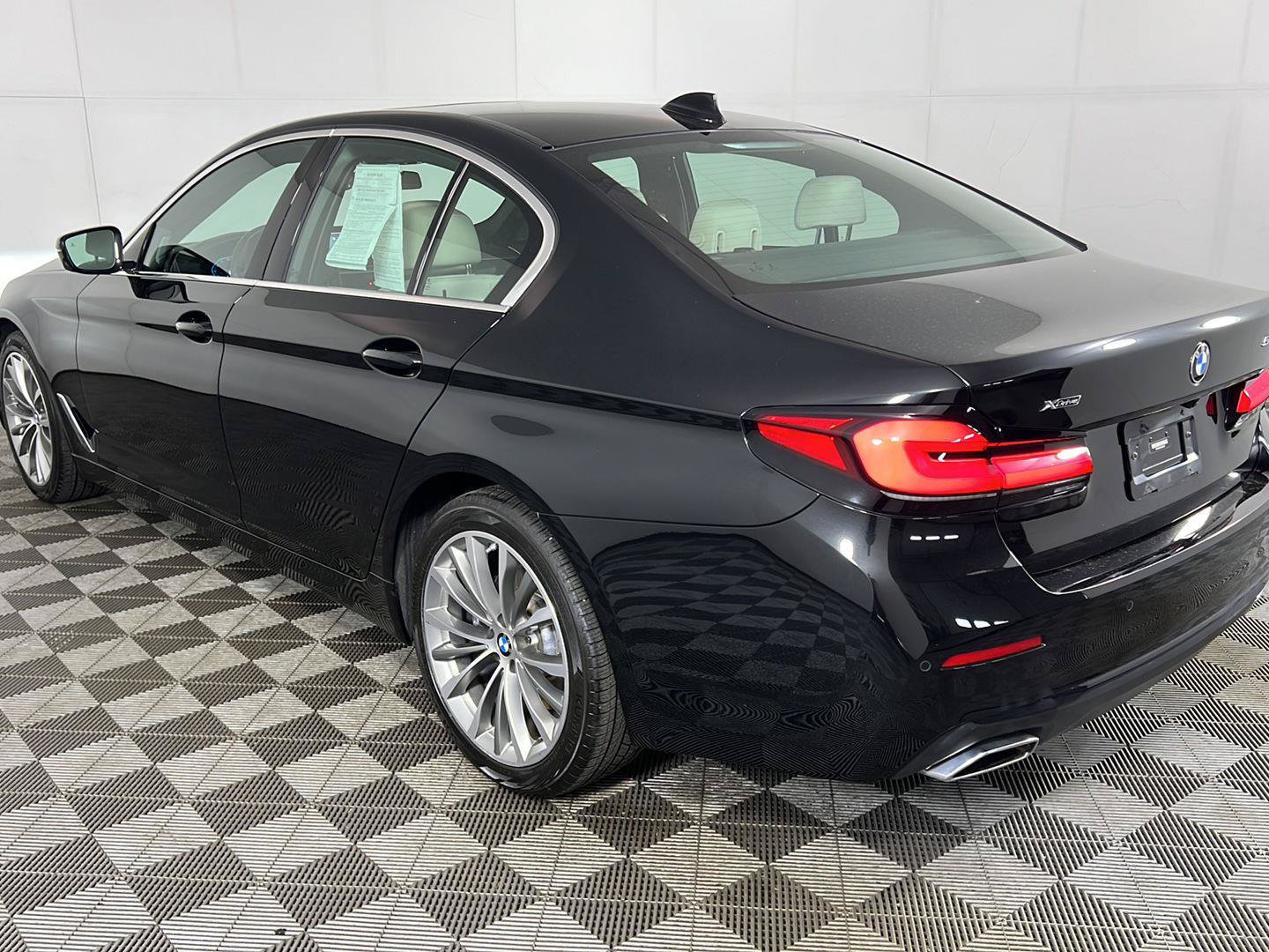 Used 2023 BMW 540i xDrive w/ Premium Package AWD/4WD image 15