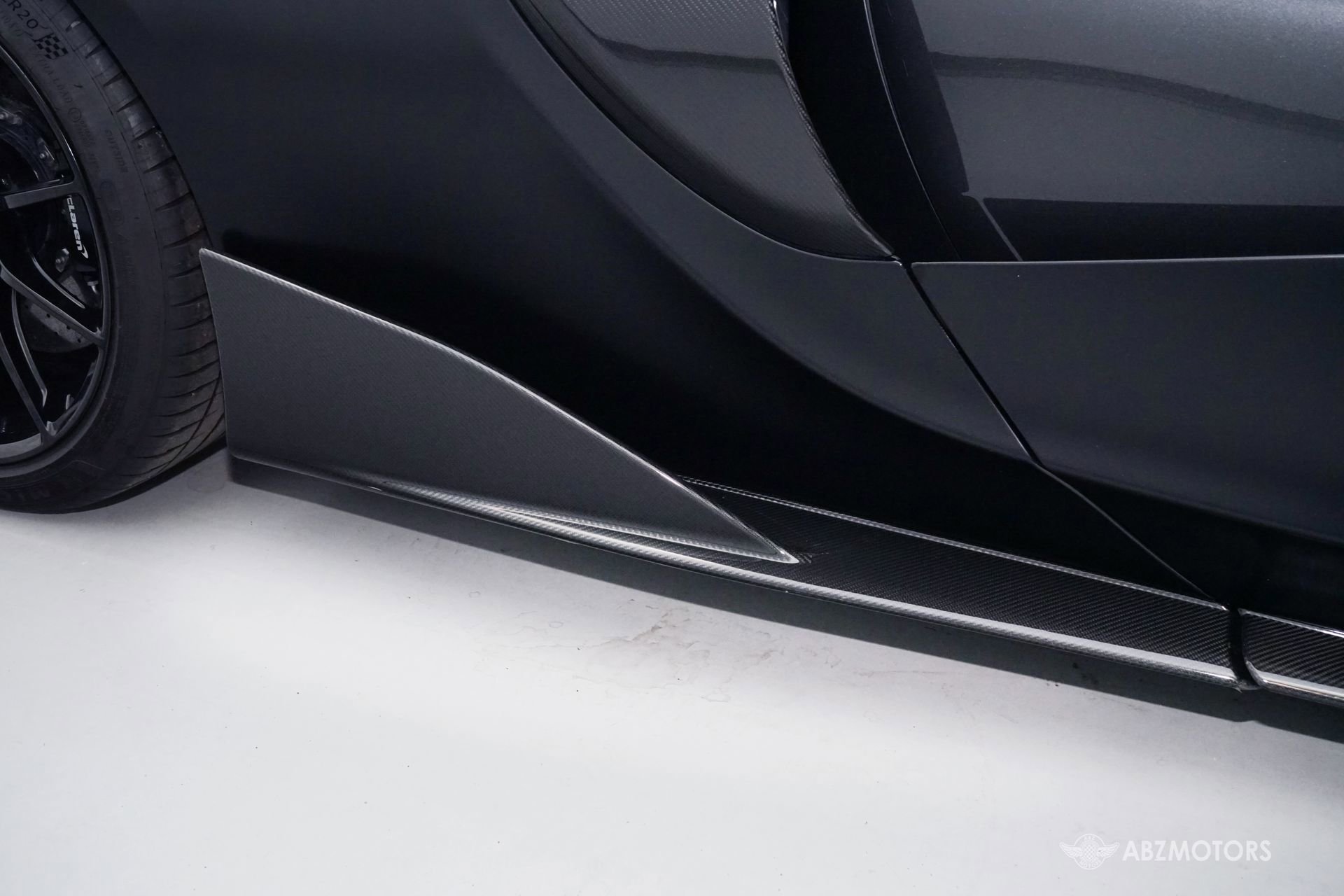 Used 2020 McLaren 600LT Spider RWD image 12