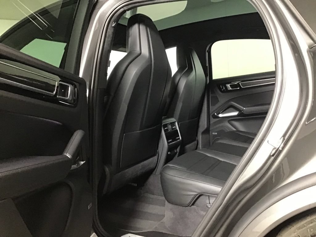 Certified 2020 Porsche Cayenne Turbo AWD/4WD image 26