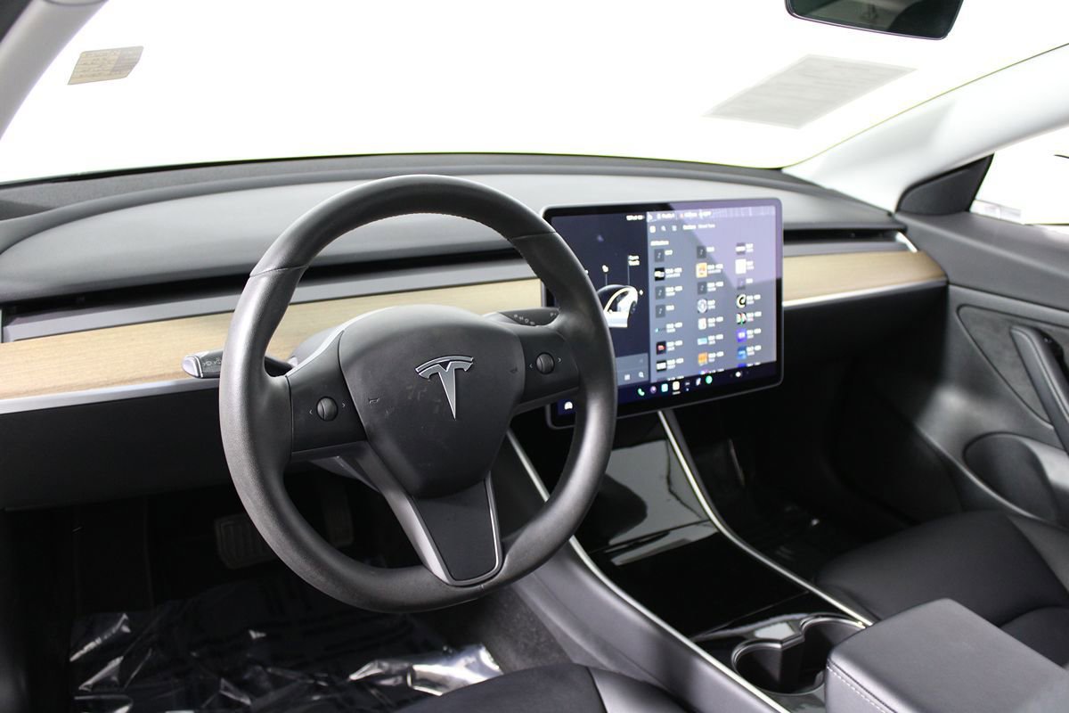 Used 2020 Tesla Model 3 Standard Range Plus RWD image 7