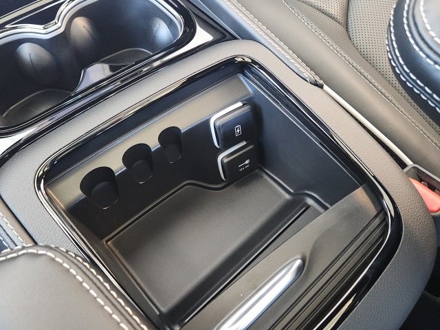 New 2025 Chrysler Pacifica Limited image 42