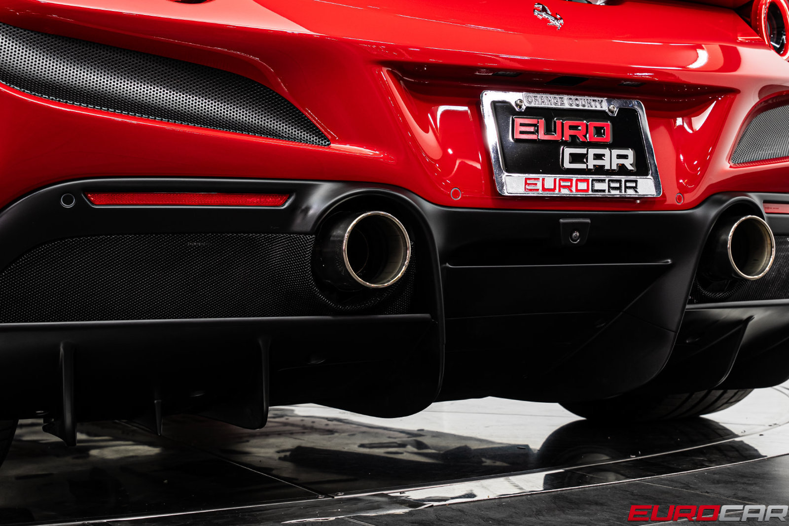 Used 2021 Ferrari F8 Tributo RWD image 26