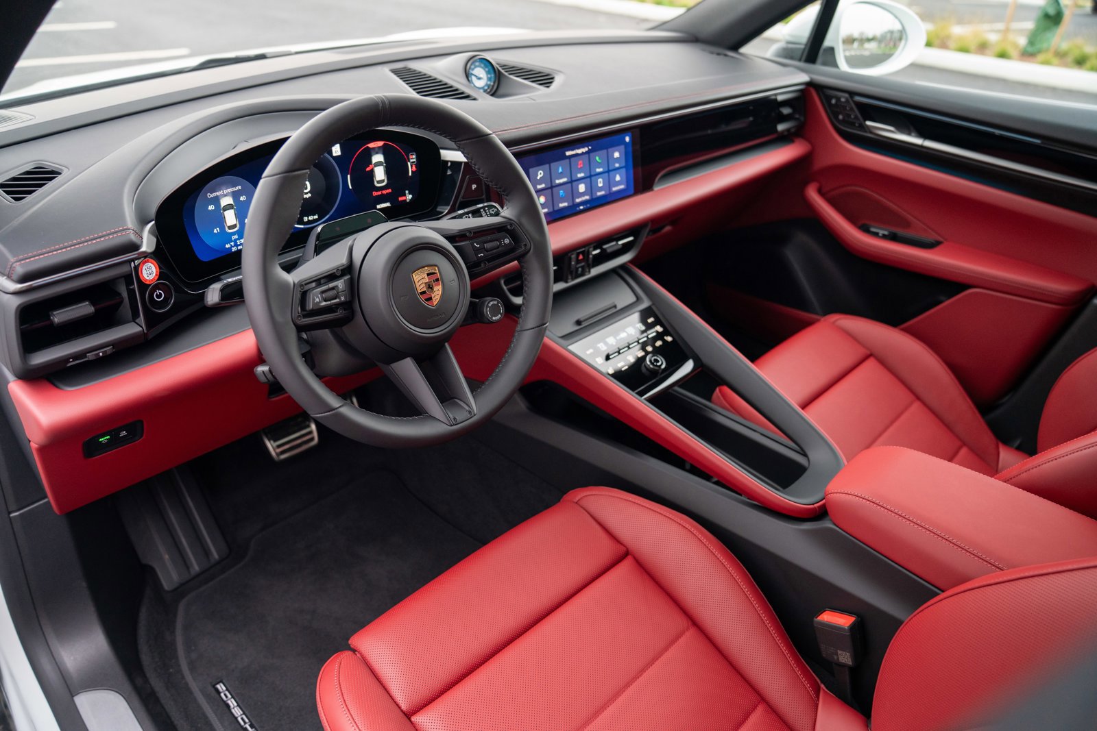 New 2026 Porsche Macan 4S Electric AWD/4WD image 4