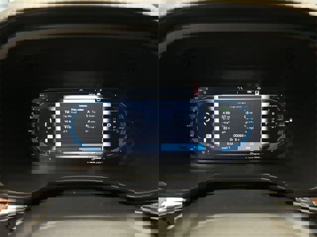 Certified 2025 Volvo XC60 T8 Ultra w/ Protection Package Premier image 10