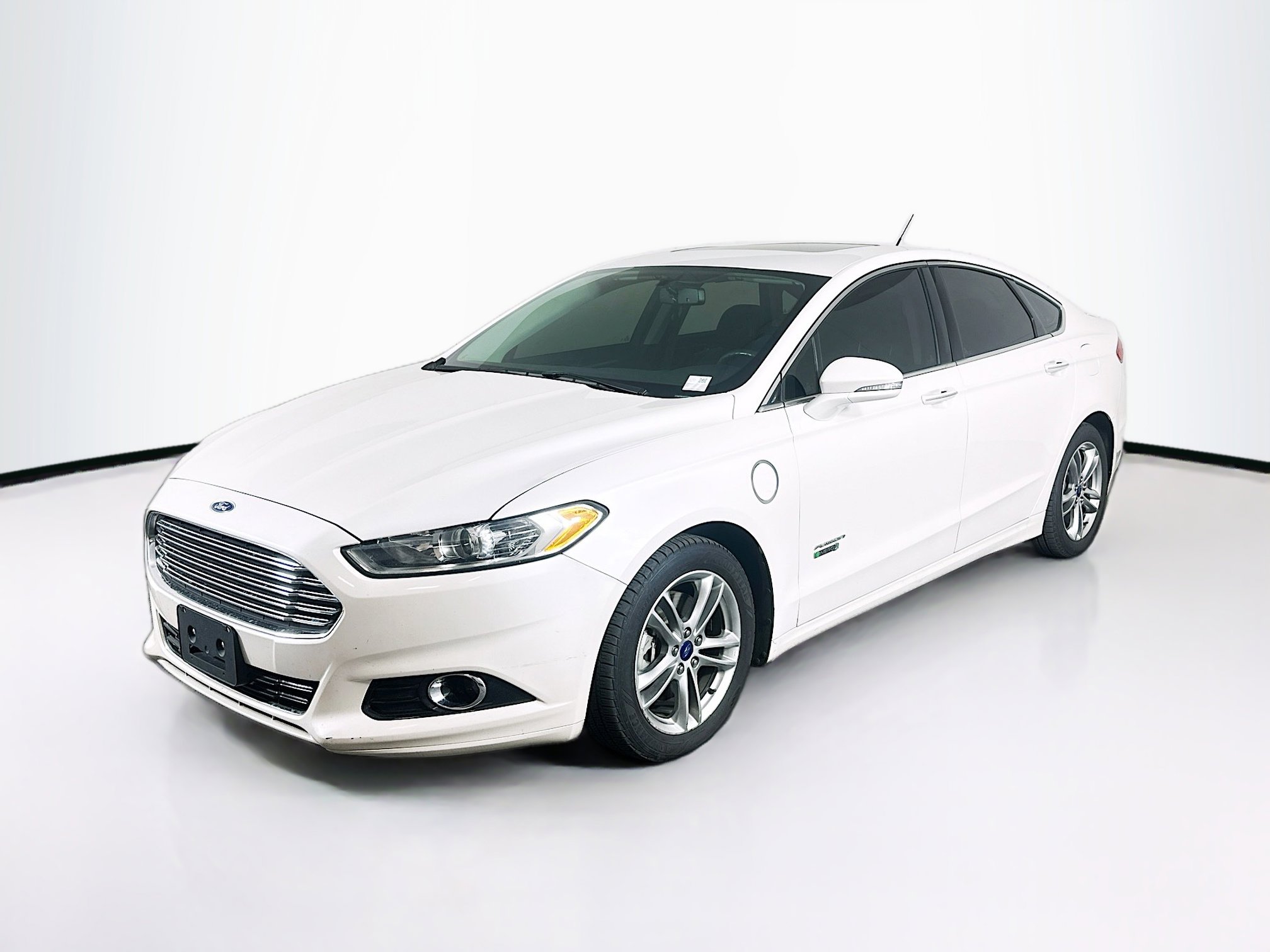 Used 2015 Ford Fusion Energi Titanium image 3