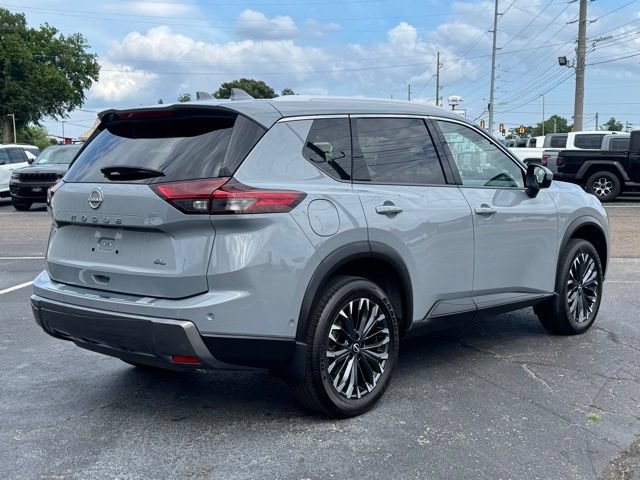 Used 2025 Nissan Rogue SL w/ Tech Package FWD image 5