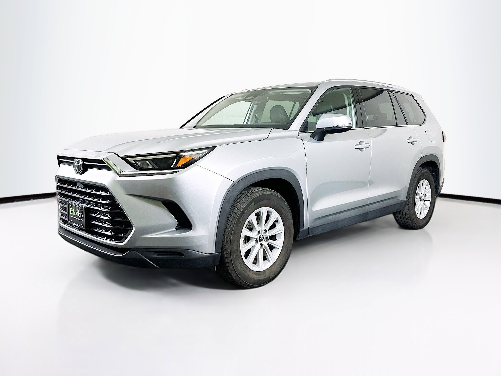 Used 2025 Toyota Grand Highlander AWD image 3