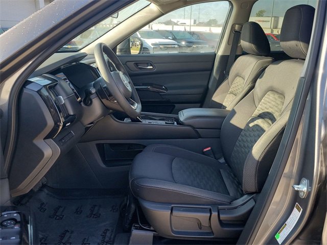 Used 2022 Nissan Pathfinder S image 11