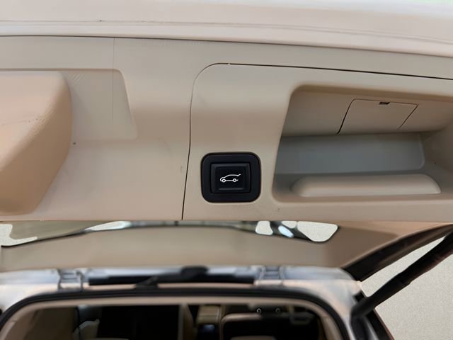 Used 2017 GMC Acadia Denali w/ Technology Package image 11