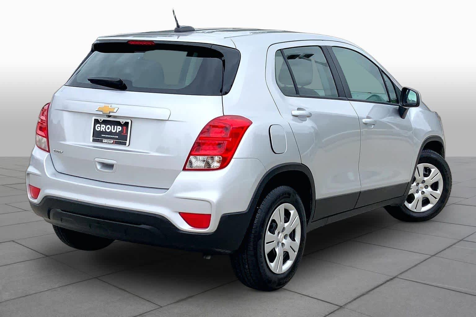 Used 2018 Chevrolet Trax LS FWD image 13
