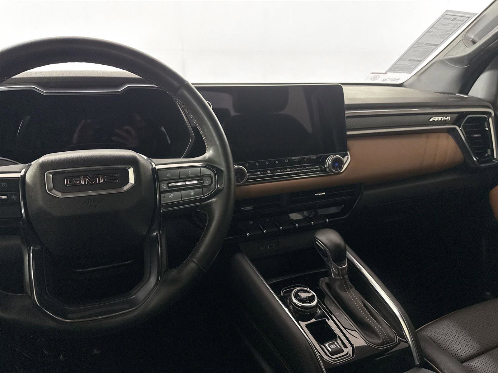 Used 2023 GMC Canyon AT4 w/ AT4 Premium Package image 31