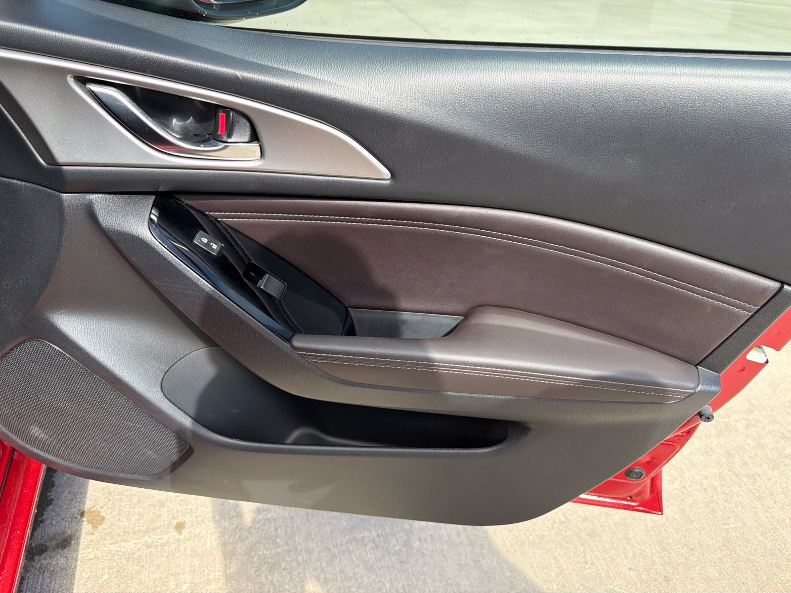 Used 2018 MAZDA MAZDA3 Touring FWD image 16