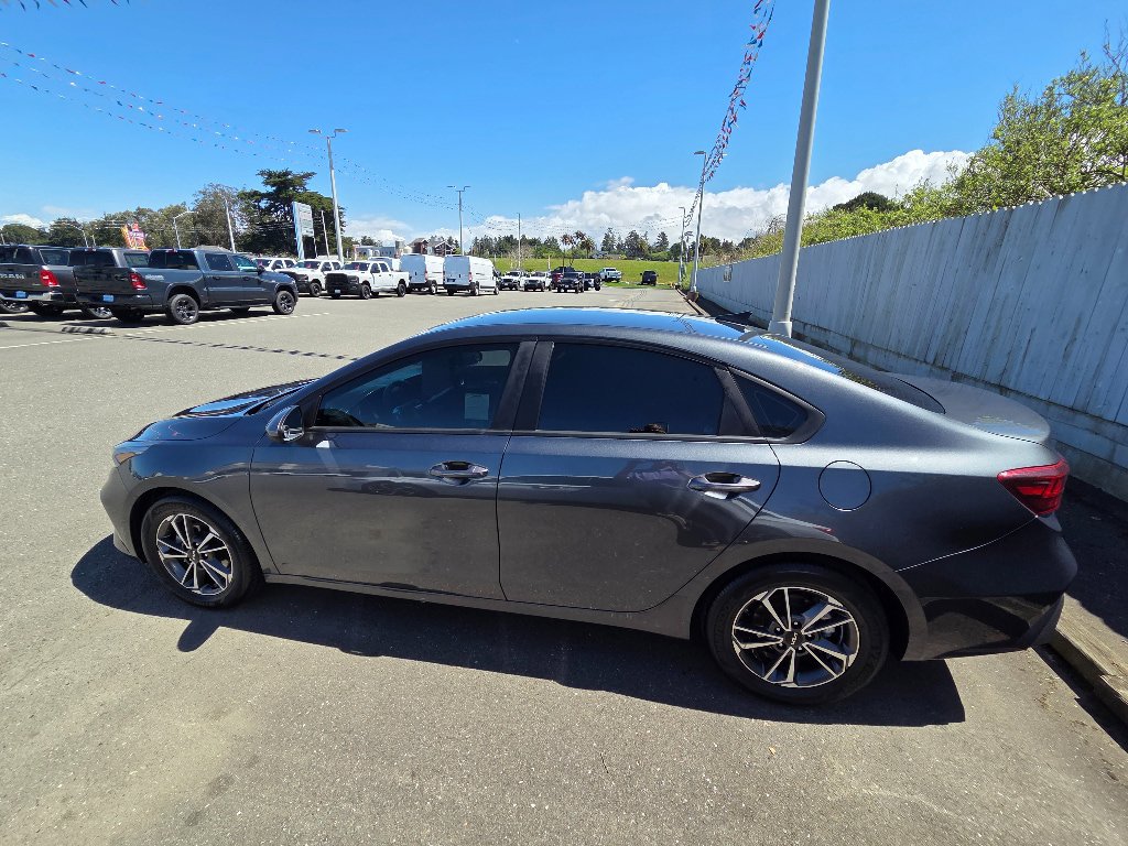 Used 2022 Kia Forte LXS FWD image 9