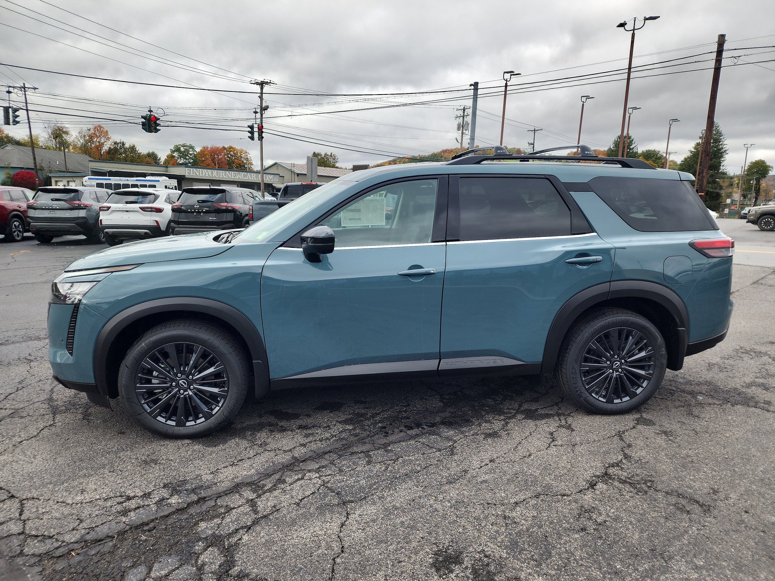 New 2026 Nissan Pathfinder SL AWD/4WD image 5