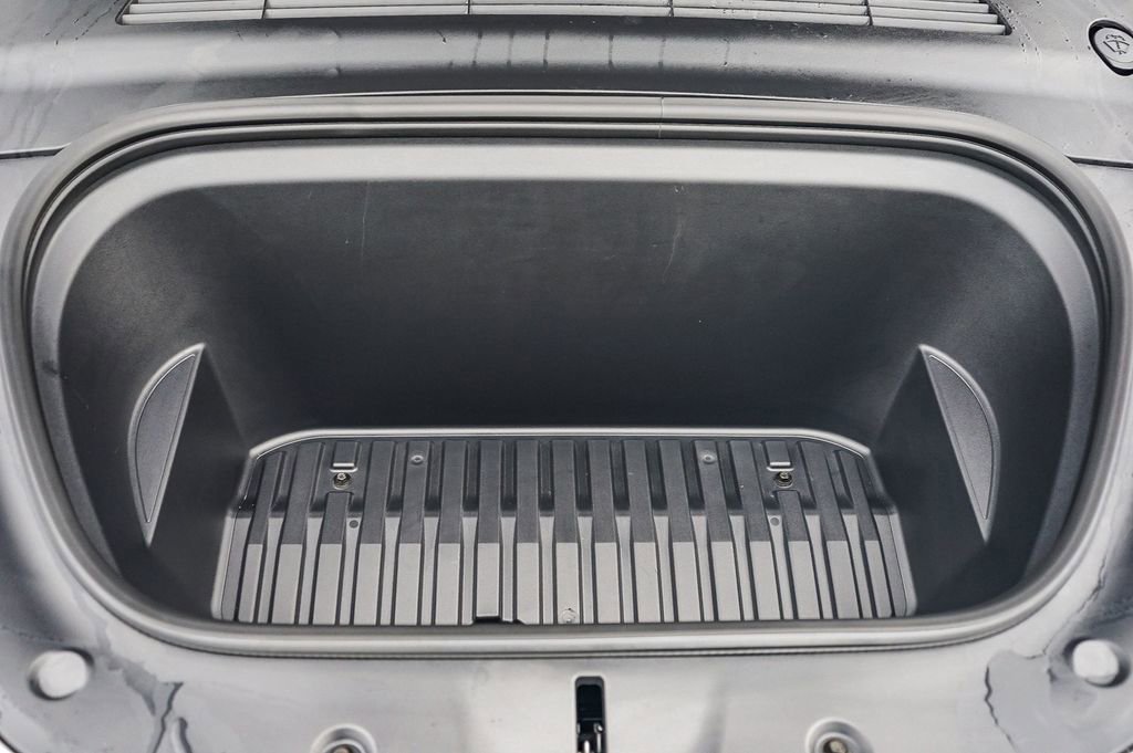 Used 2024 Tesla Model Y Performance image 30