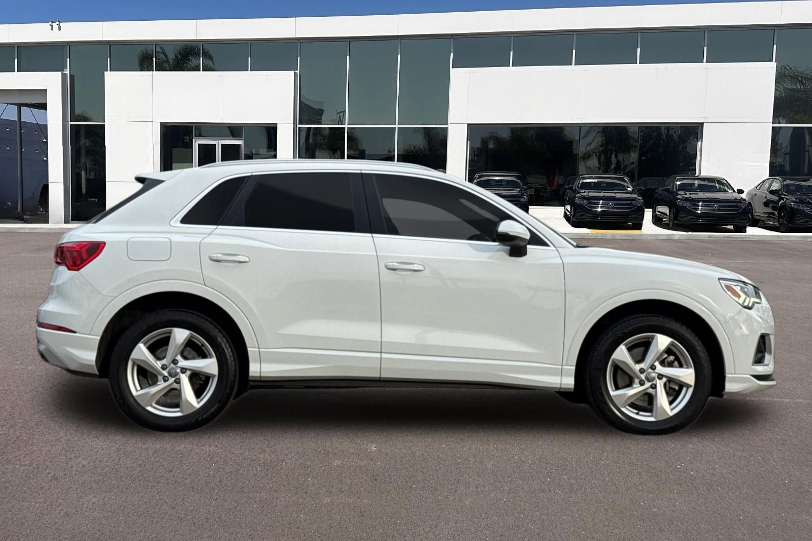 Used 2020 Audi Q3 2.0T Premium Plus w/ Premium Plus Package image 2