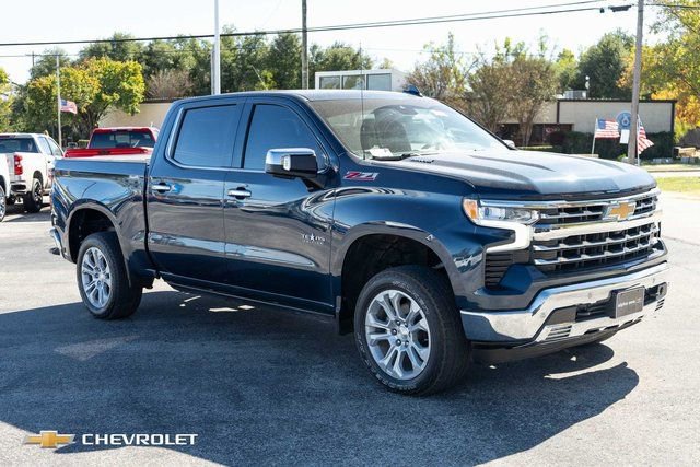 Used 2022 Chevrolet Silverado 1500 LTZ image 3